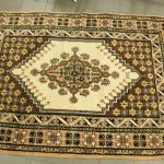 914 4235 ORIENTAL RUG